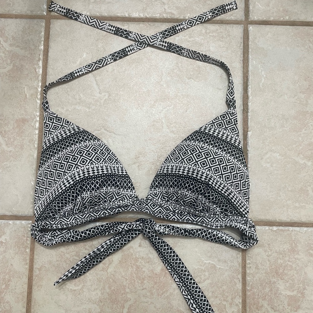 Victoria's Secret Black and White Patterned Bikini Top